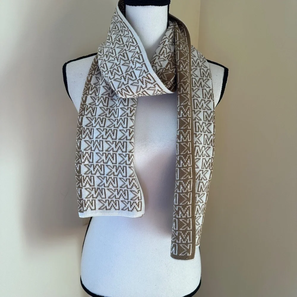 *MICHAEL KORS* Brown x White Knitted Fashion Logo Scarf